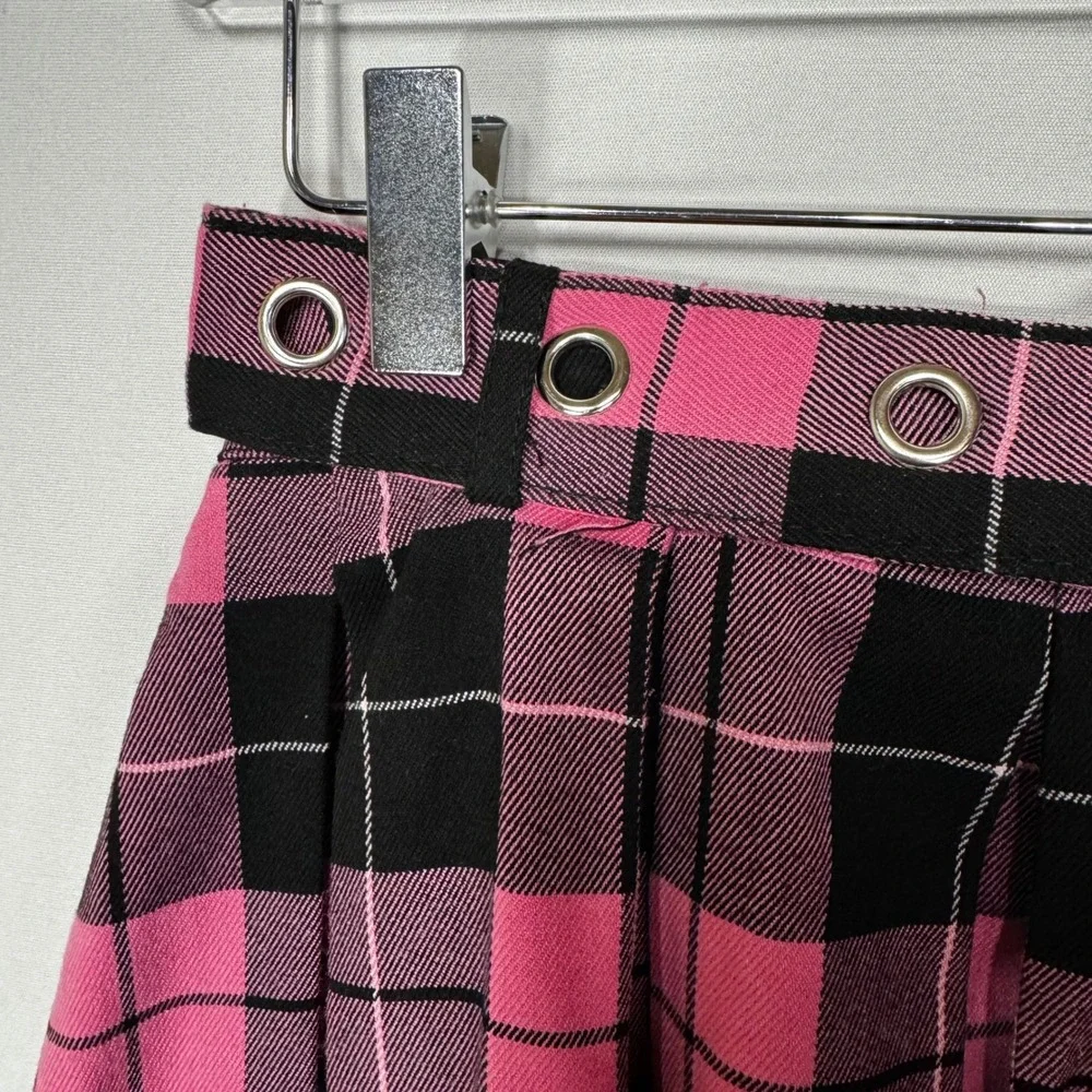 Hot Topic Pink Black Plaid Pleated Mini Skirt Heart Buckle Belt O Ring Detail SM
